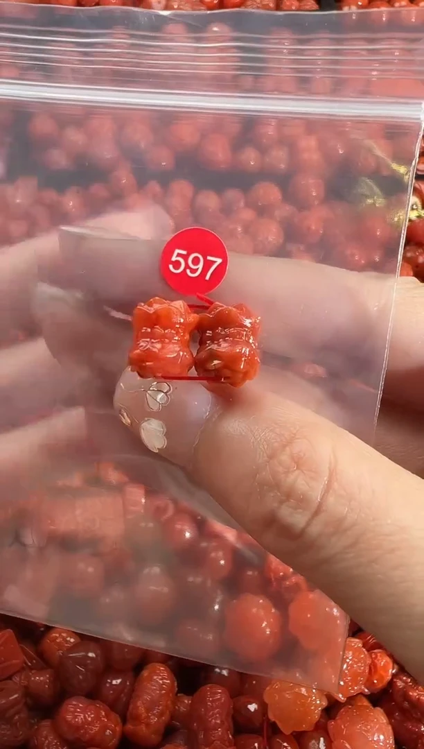 颈饰未镶嵌南红玛瑙1