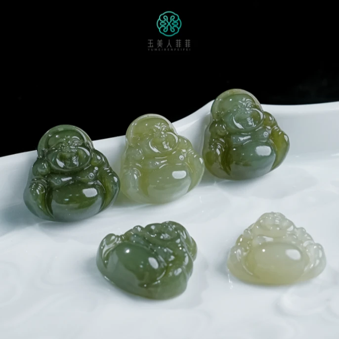 石惑珠宝~和田玉佛公23*25mm吊坠*多样性发一