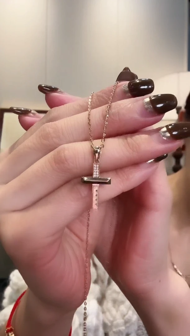 18K金镶嵌吊坠(不含链)天然钻石18K金钻石十字架吊坠不含链