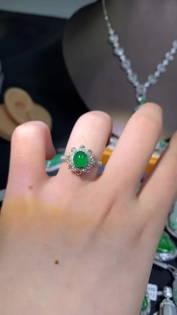 吊坠(不含链)18K金镶嵌翡翠戒指