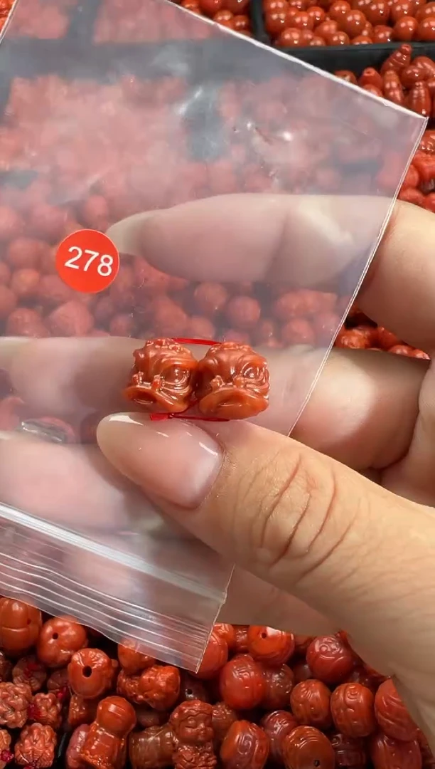 颈饰未镶嵌南红玛瑙1