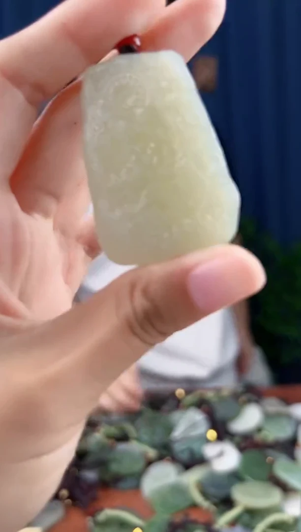 未镶嵌和田玉挂件拍一发一，
