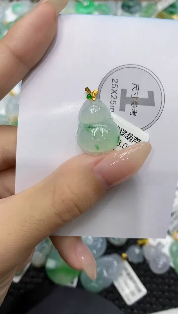 颈饰18K金镶嵌翡翠111111111111