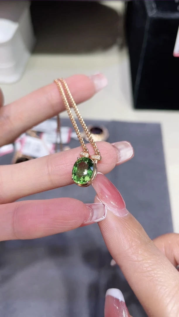 18K金镶嵌天然碧玺项链