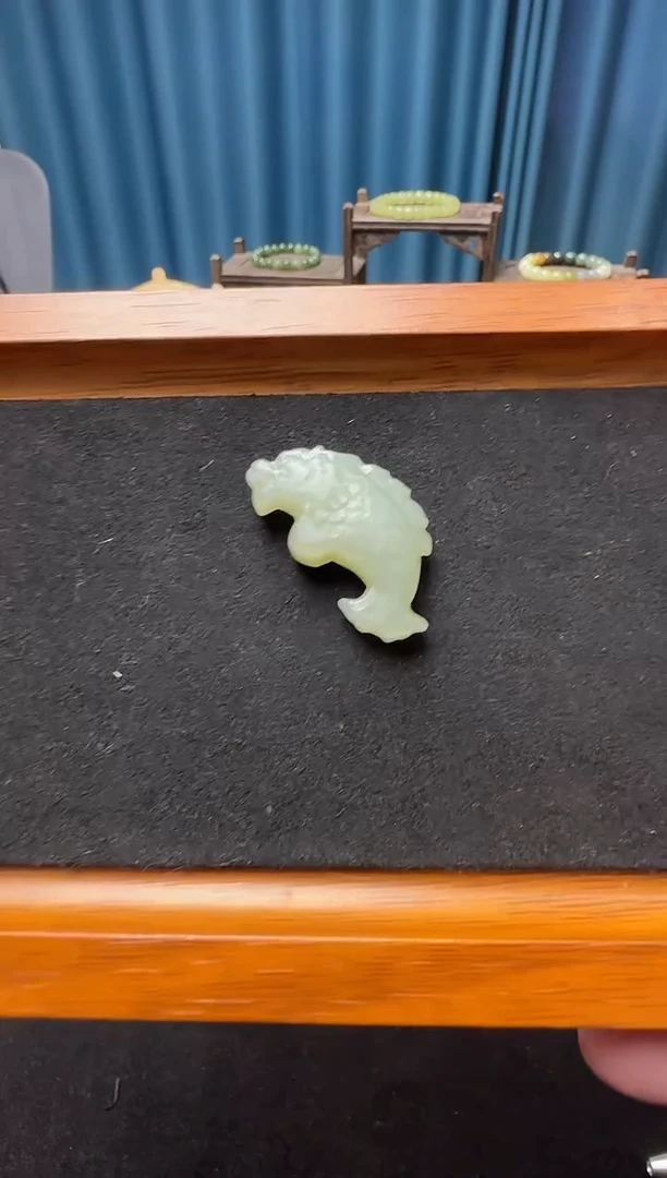 颈饰未镶嵌和田玉鱼化龙