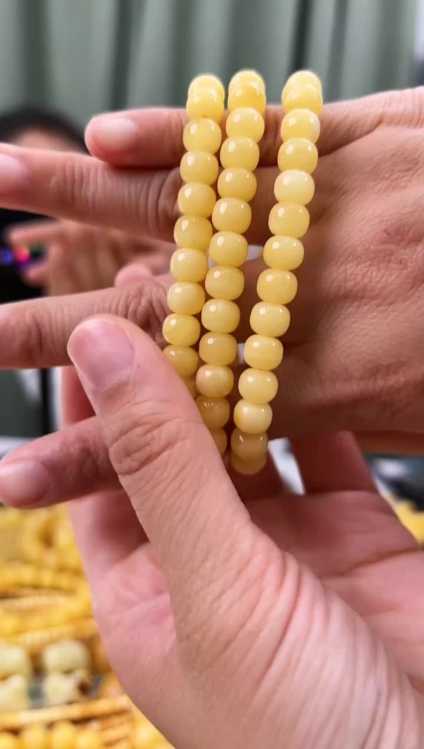 【闪购商品】琥珀手链未镶嵌蜜蜡手串多样性发其中一件