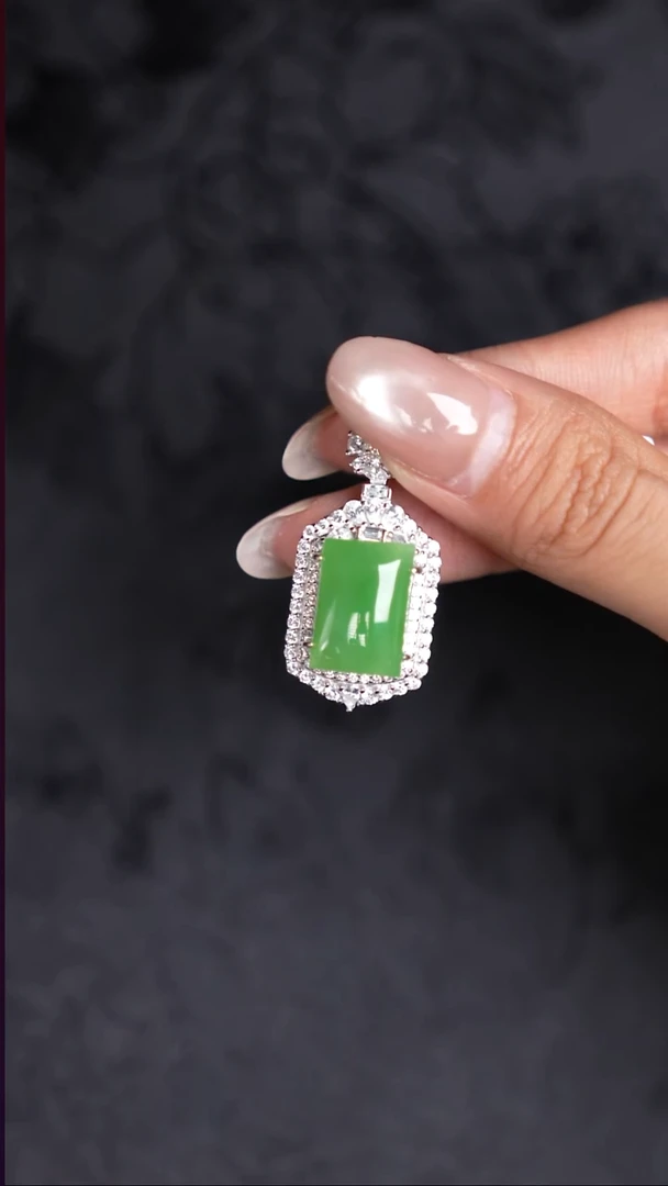 吊坠(赠链)银S925镶嵌和田玉（碧玉）工厂抛货 不退不换