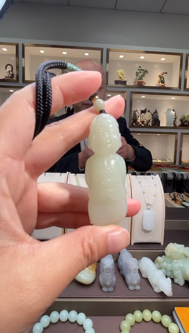 颈饰未镶嵌和田玉苏