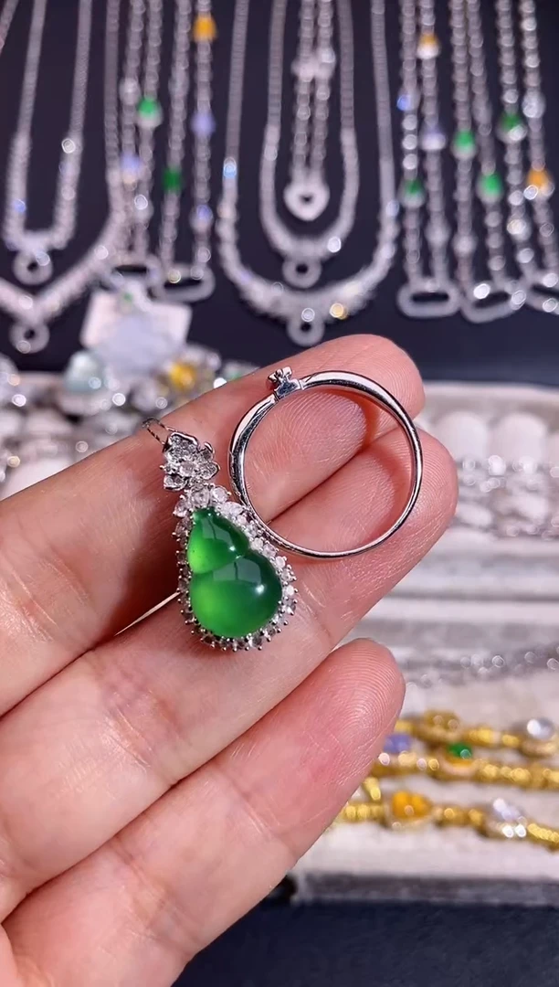 18K金镶嵌戒指翡翠两用款戒指