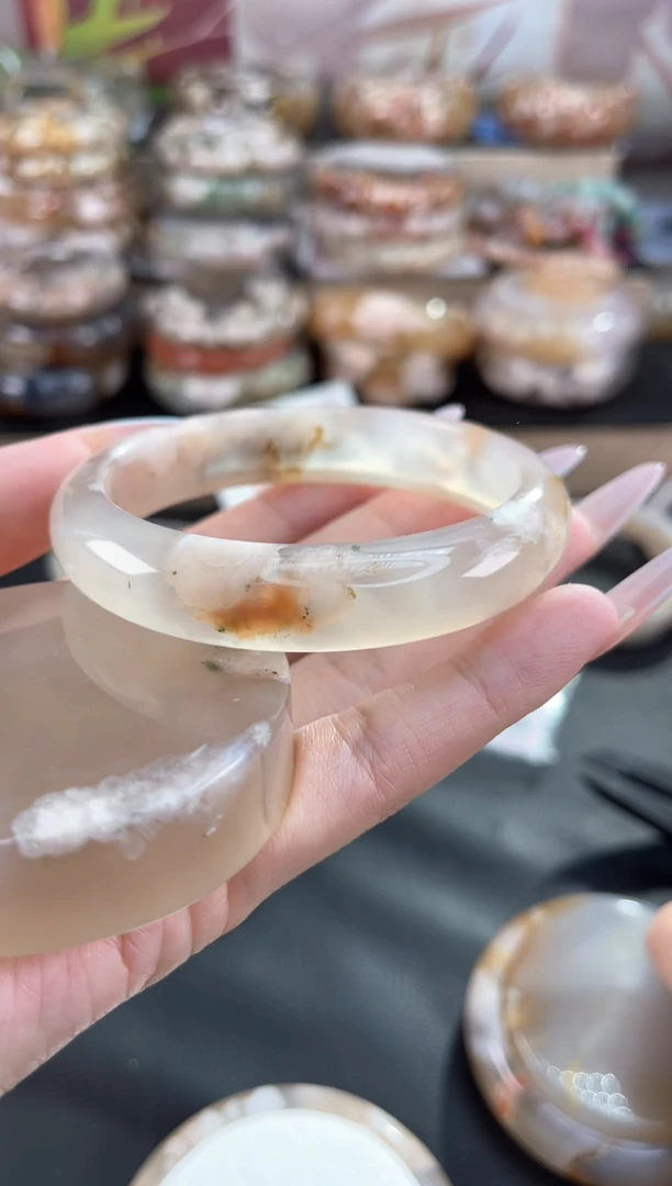 未镶嵌手镯石英质玉59