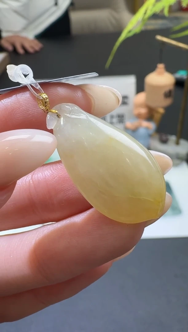 【闪购商品】翡翠颈饰未镶嵌00056252