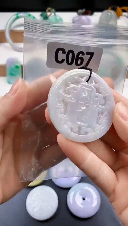 颈饰未镶嵌翡翠天然翡翠吊坠挂饰