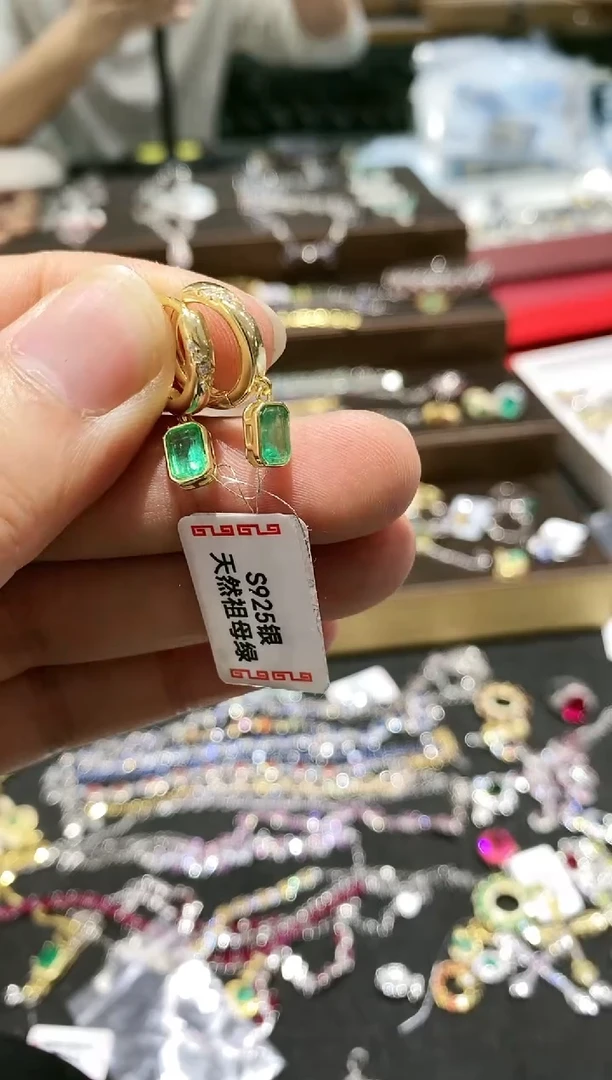 【闪购商品】祖母绿耳饰银S925镶嵌耳钉