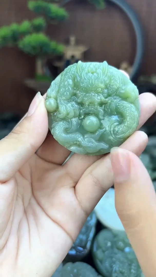 和田玉未镶嵌颈饰1