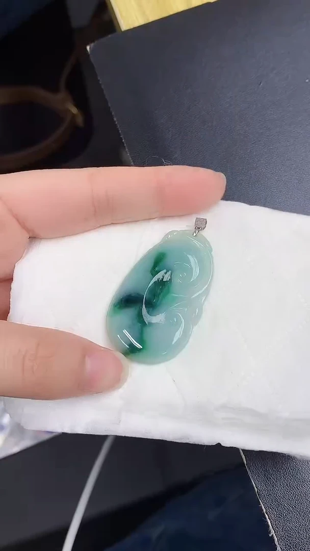 颈饰18K金镶嵌翡翠天然缅甸A货百元以上9元证书费自理