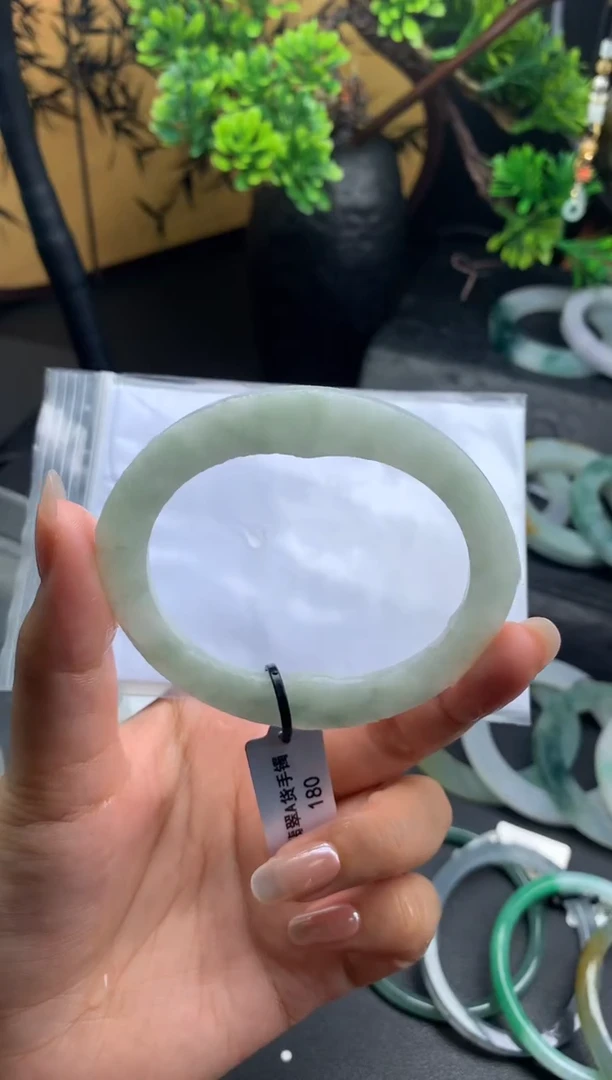 定制翡翠手镯未镶嵌果绿55-60