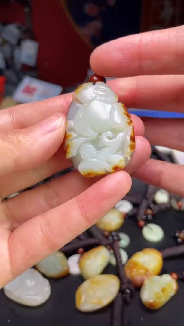 颈饰未镶嵌和田玉1