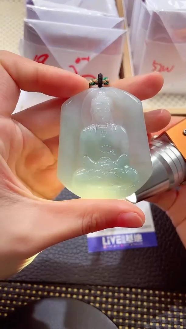 未镶嵌挂件翡翠000111 大日