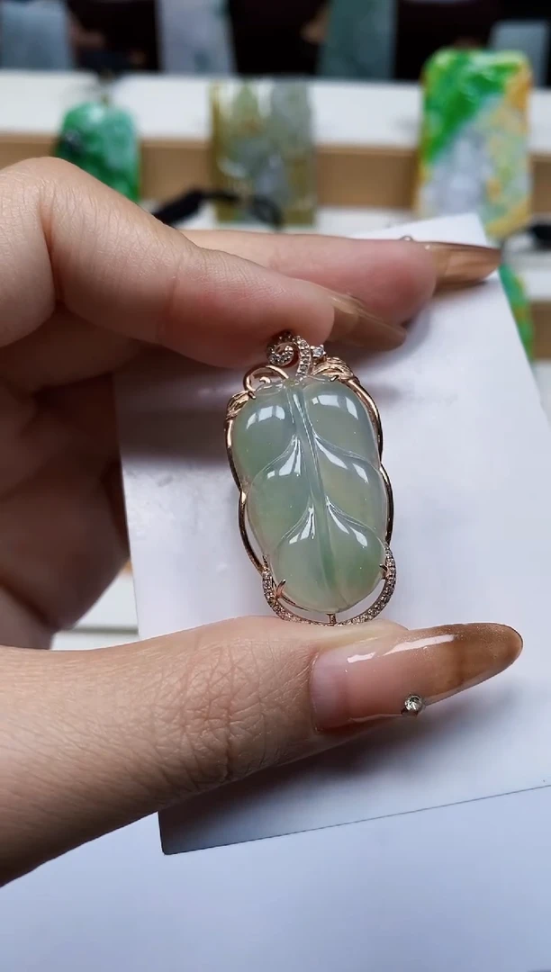 颈饰未镶嵌翡翠1