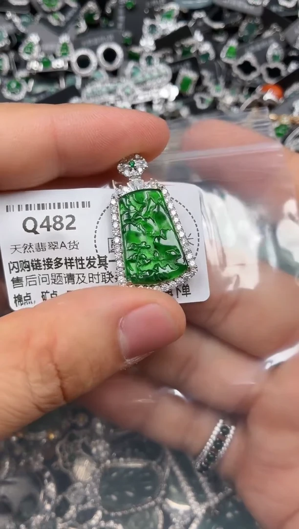 翡翠未镶嵌颈饰Q482吊坠