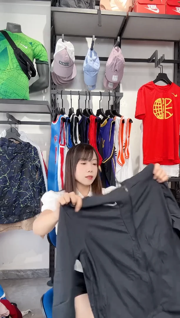 1628编码 耐克卫衣服饰过款为准 尺码L