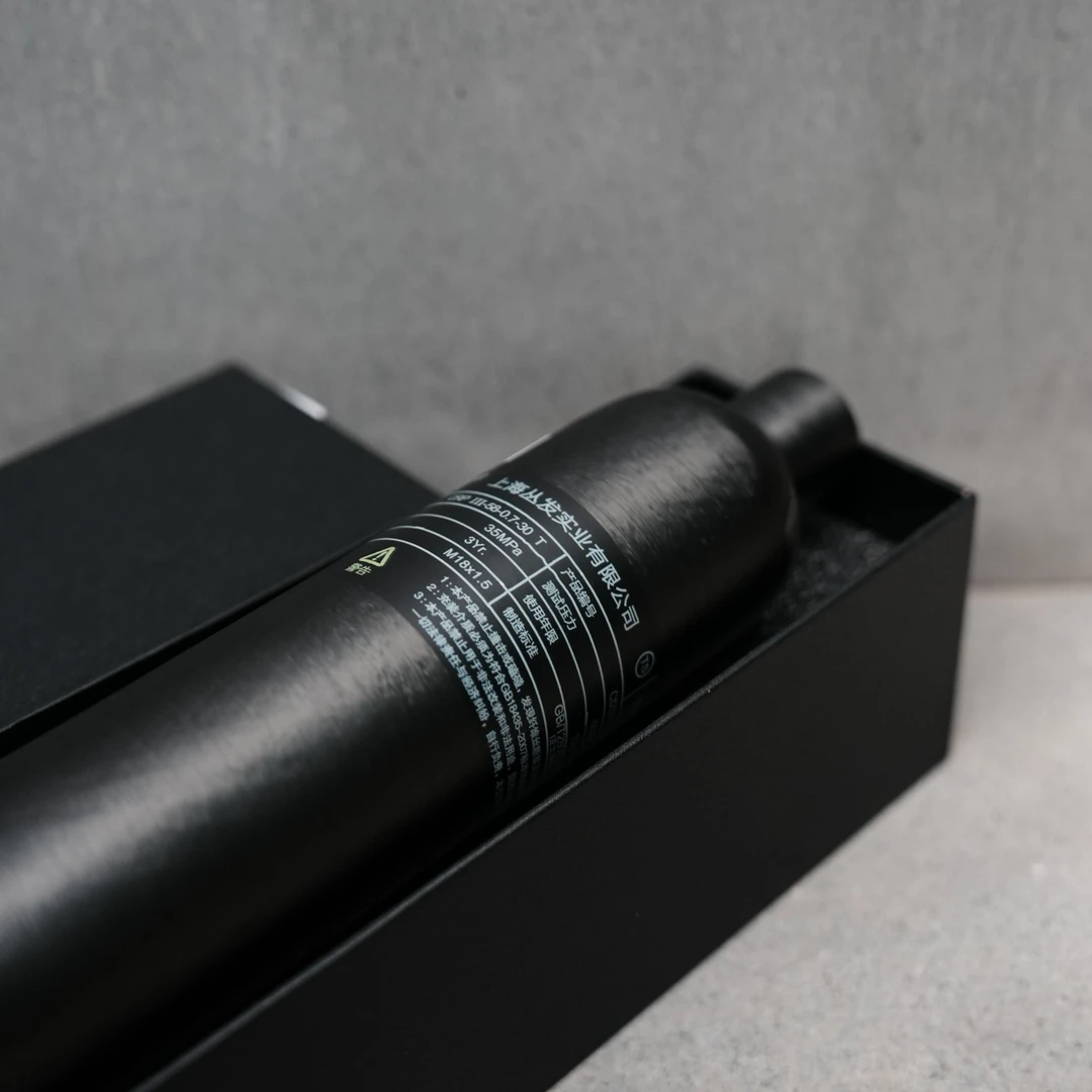 丛发碳纤维复合气瓶