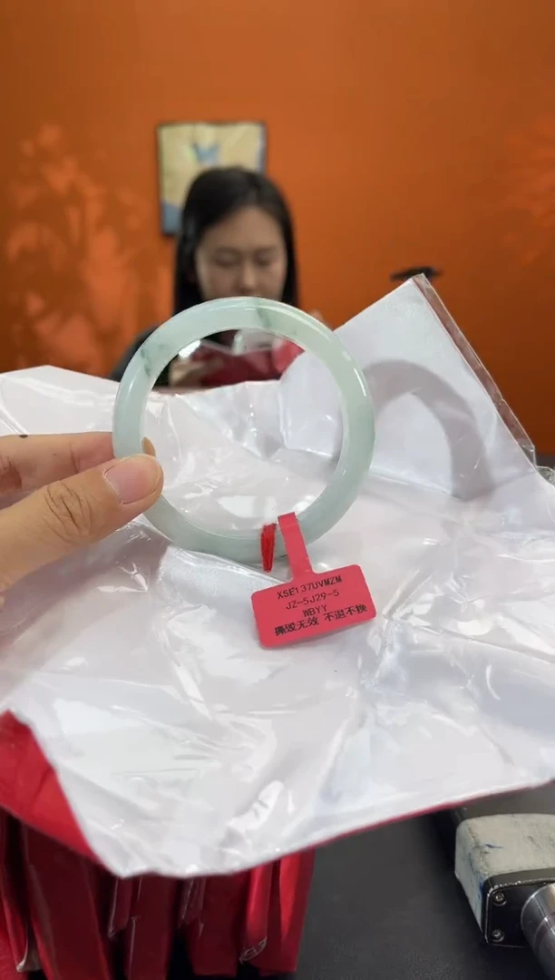 未镶嵌手镯翡翠2