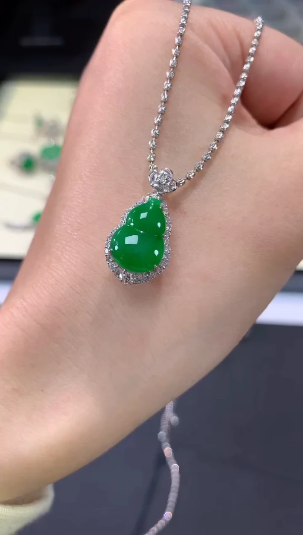 【闪购商品】翡翠吊坠(不含链)18K金镶嵌A299|14800