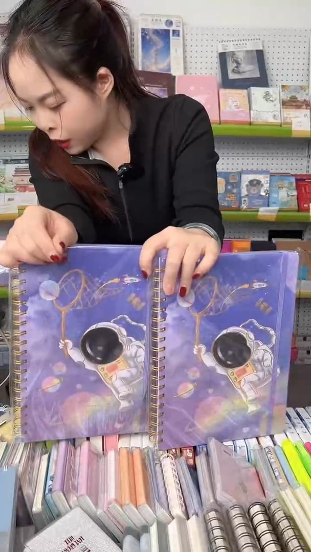 18K绑带侧翻线圈本-【太空人封面随机】-2本