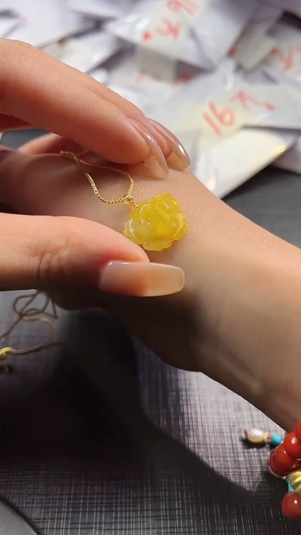 【闪购商品】翡翠颈饰18K金镶嵌100633638