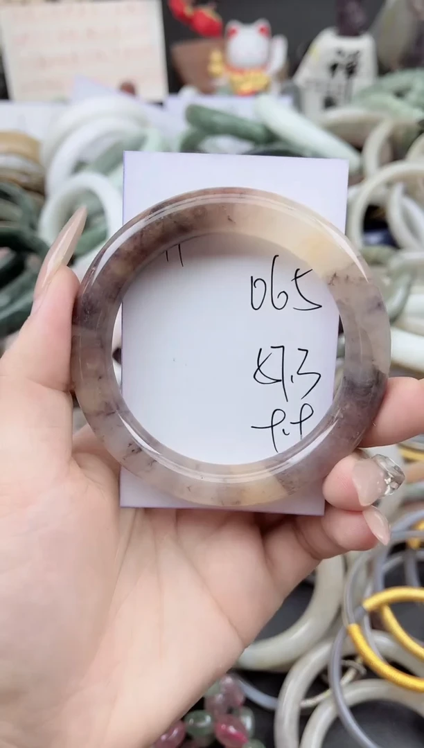 未镶嵌手镯石英质玉065