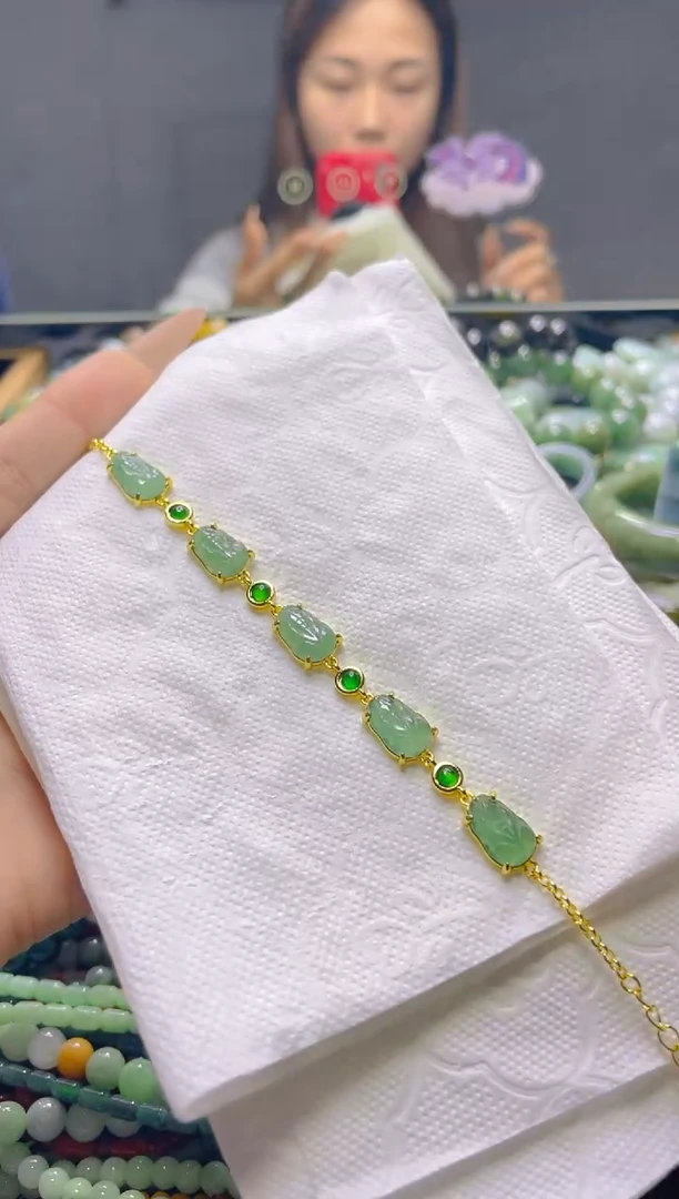 颈饰未镶嵌翡翠/F/翡翠A货，一件也是批发价