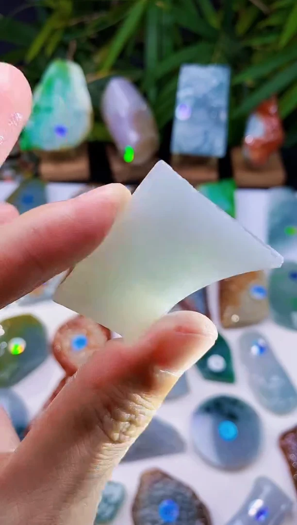 定制翡翠未镶嵌翡翠