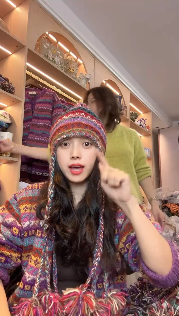 绵羊毛N****e百羊毛护耳辫子帽579