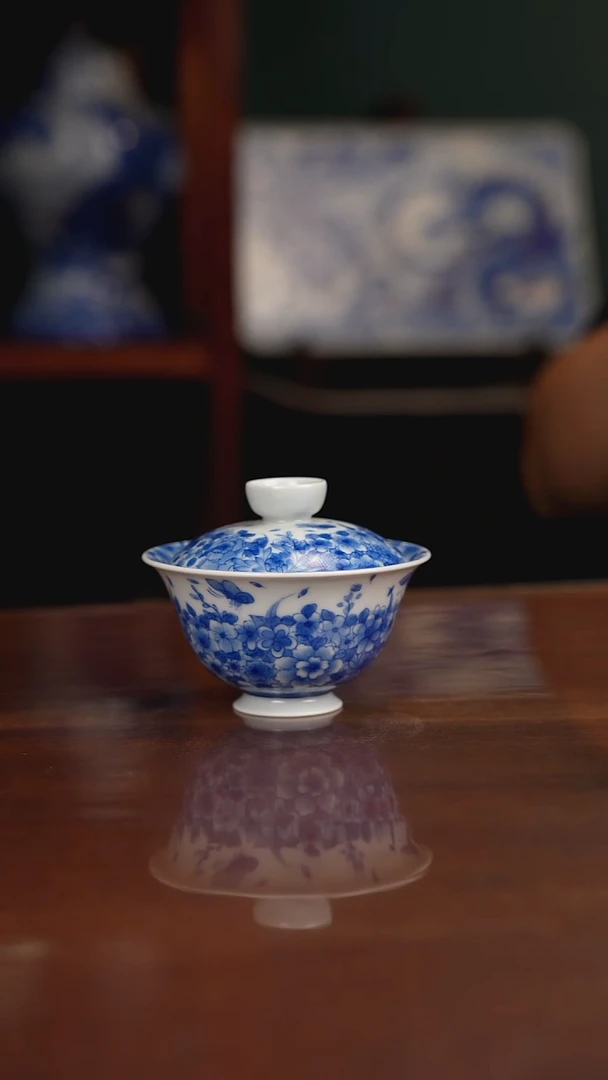 晓月窑青花蝶恋花盖碗
