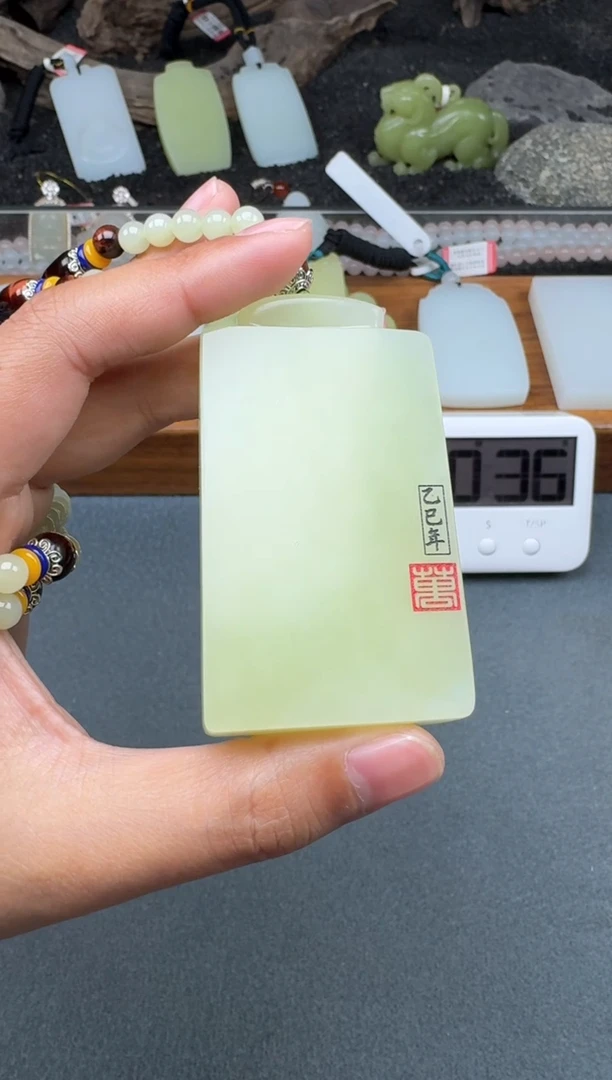 颈饰未镶嵌和田玉1