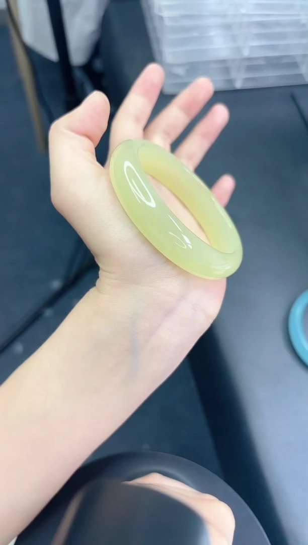 未镶嵌手镯石英质玉39-5657