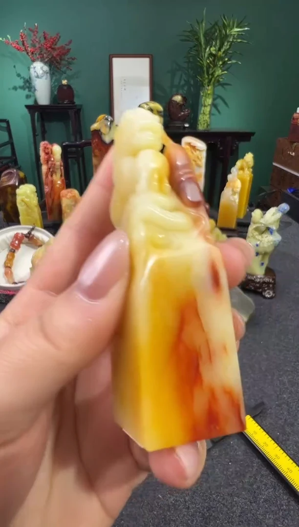 【闪购商品】寿山石三彩芙蓉龙戏珠