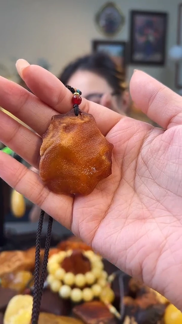 琥珀颈饰未镶嵌吊坠