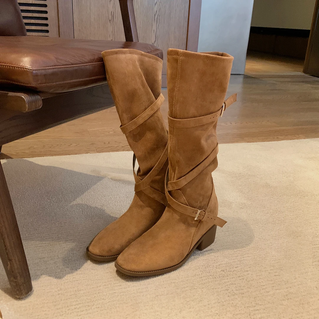 牛皮版~增高7cm大长腿尖圆头交叉带粗跟时装靴中筒靴秋冬2025爆款