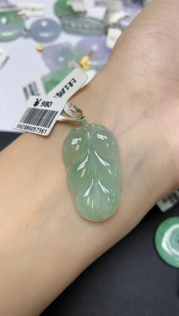 翡翠18K金镶嵌颈饰天然缅甸翡翠A货百元以上9元证书费自理