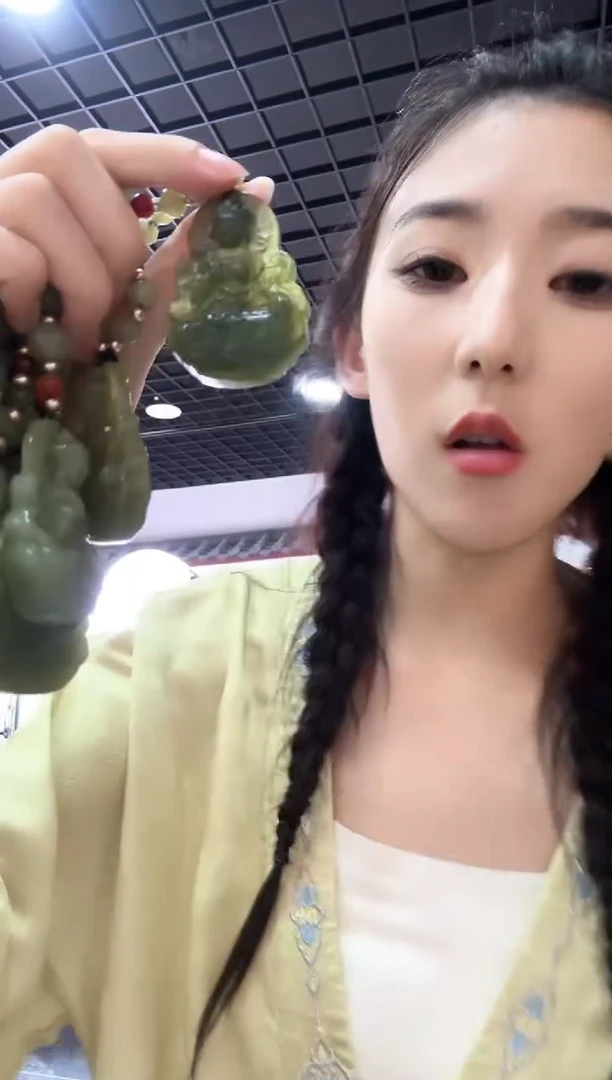 岫玉未镶嵌颈饰精美岫玉湖水绿度母【半珠链】