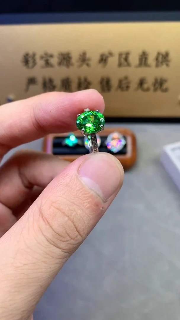 银S925镶嵌戒指石榴石2222