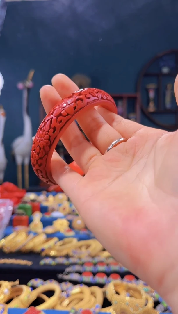 【闪购商品】非遗绝技 雕漆铜胎花卉手镯 65圈