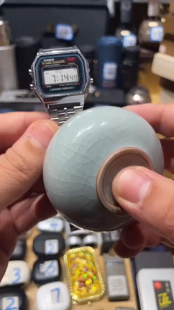 瓷片闪购商品 如图所示