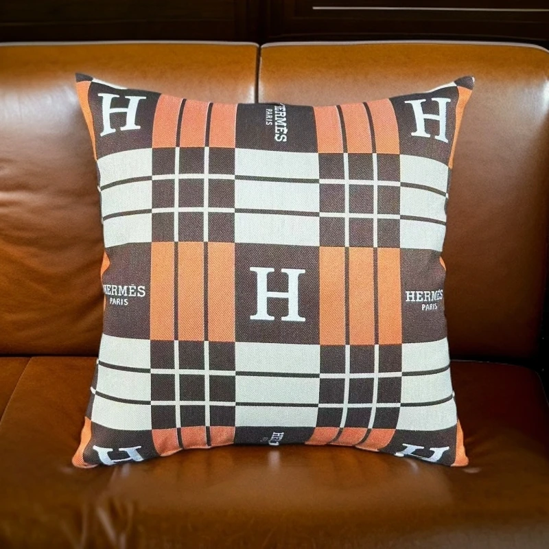 春绿秋红法式轻奢大抱枕现代时尚百搭美式沙发抱枕靠背垫优雅气质