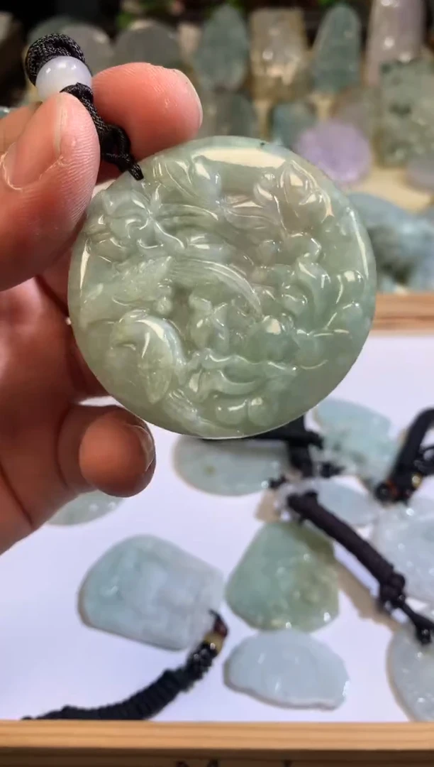 翡翠未镶嵌颈饰4/15/064