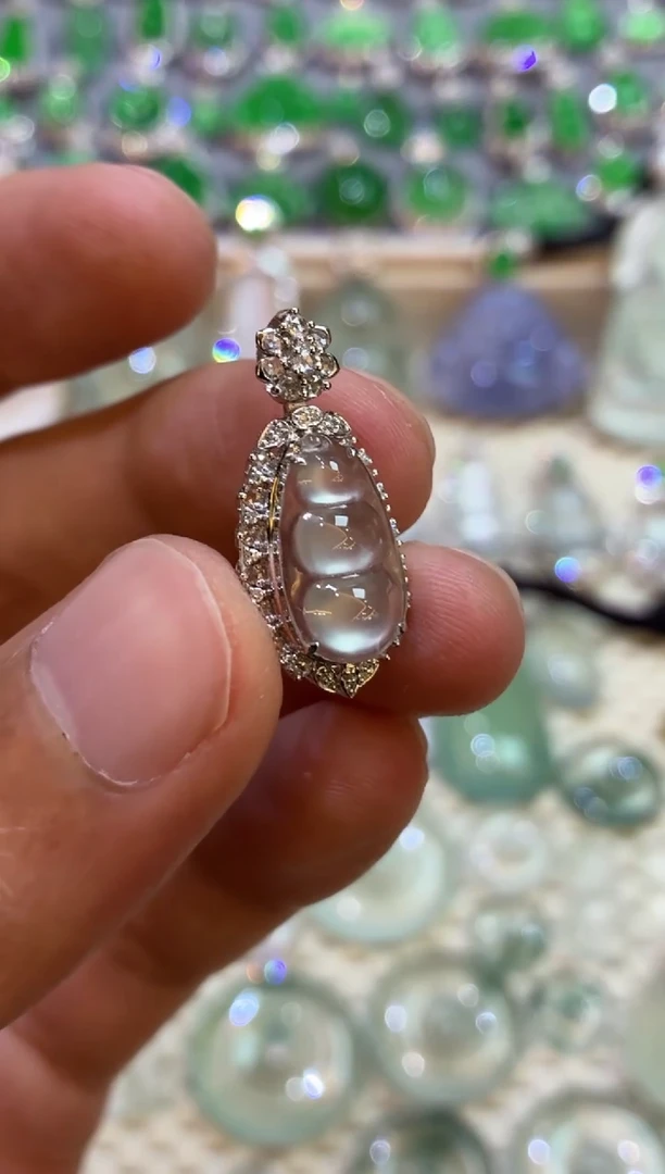 吊坠(不含链)18K金镶嵌翡翠豆子