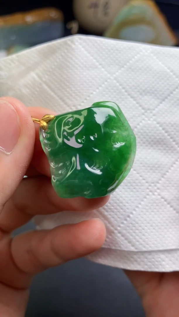 颈饰未镶嵌翡翠