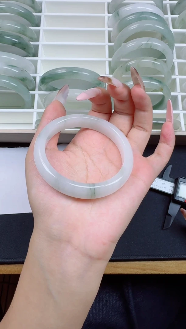 未镶嵌手镯石英质玉14-60